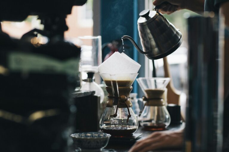 Membran statt Bohne: Wie ein Nanofilter den Kaffee nachträglich entkoffeiniert Kaffee als Symbolbild für die Erforschung neuer Entkoffeinierungsverfahren