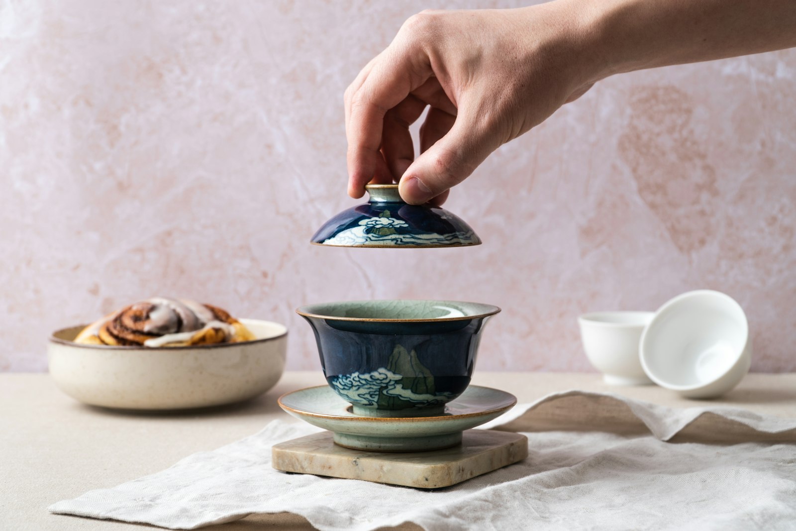 Handbemalter Gaiwan, eine chinesische Deckelschale für Tee