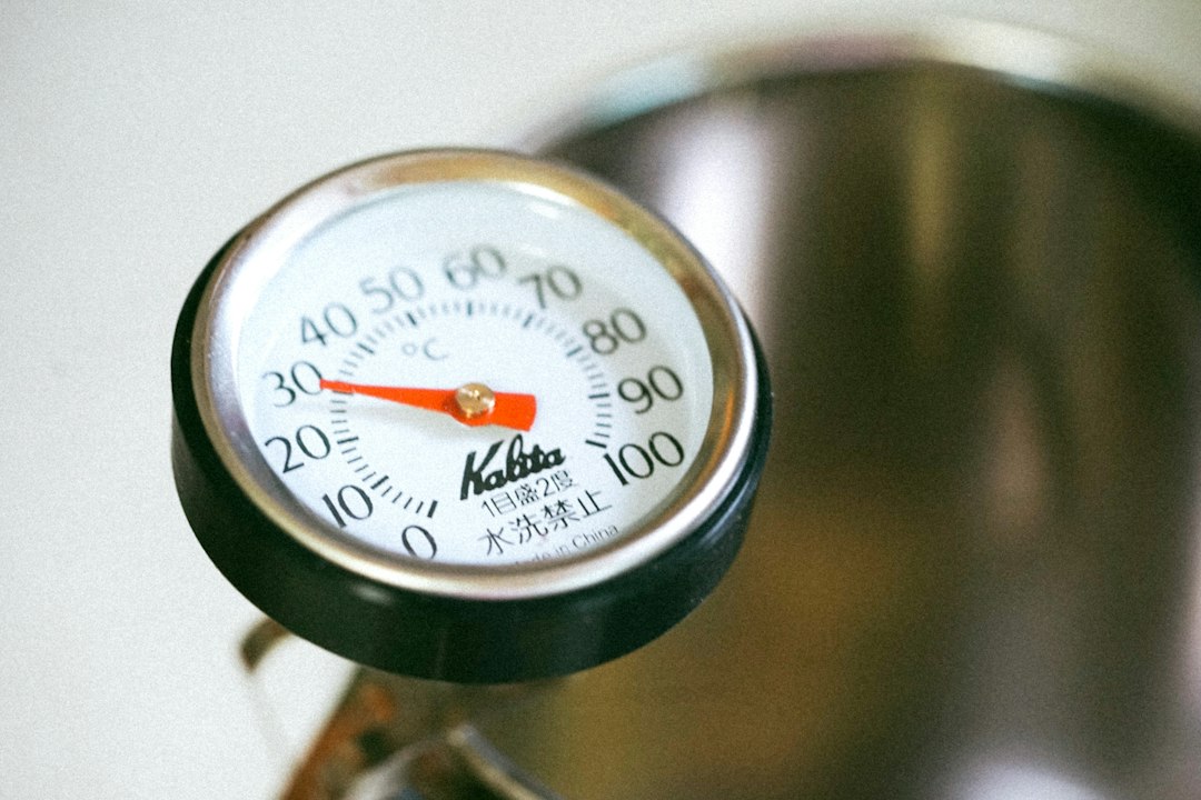 Thermometer für die Kaffeezubereitung in Nahaufnahme